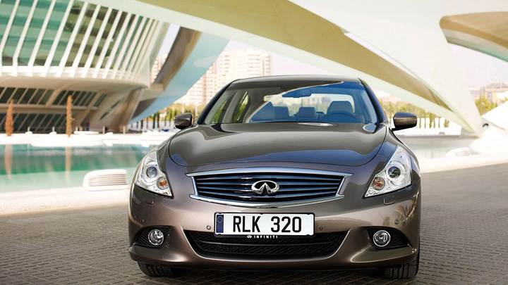 Infiniti G37 Saloon 2010 Front Pose In Brown